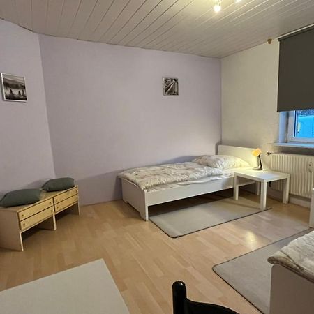 Monteure, Ganzes Haus, Schwarzheide, Haus 1 Appartement Buitenkant foto