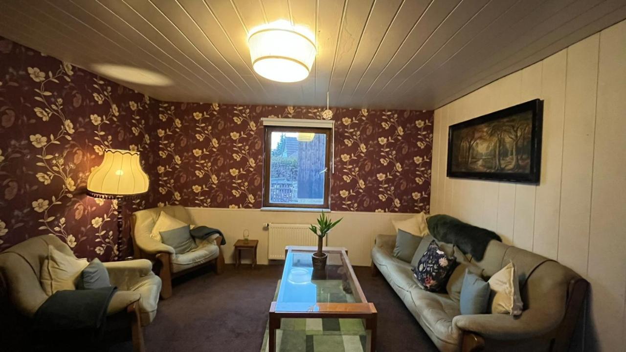 Monteure, Ganzes Haus, Schwarzheide, Haus 1 Appartement Buitenkant foto