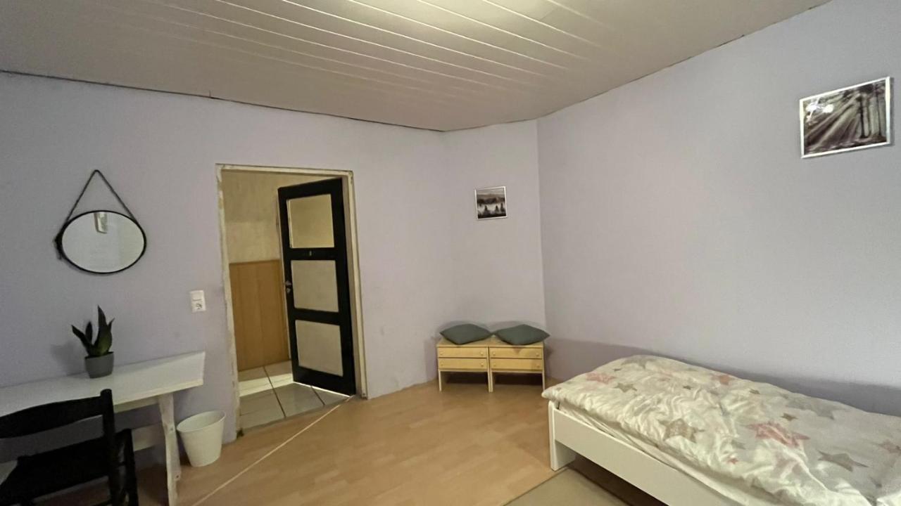Monteure, Ganzes Haus, Schwarzheide, Haus 1 Appartement Buitenkant foto