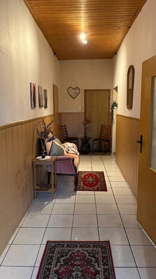 Monteure, Ganzes Haus, Schwarzheide, Haus 1 Appartement Buitenkant foto