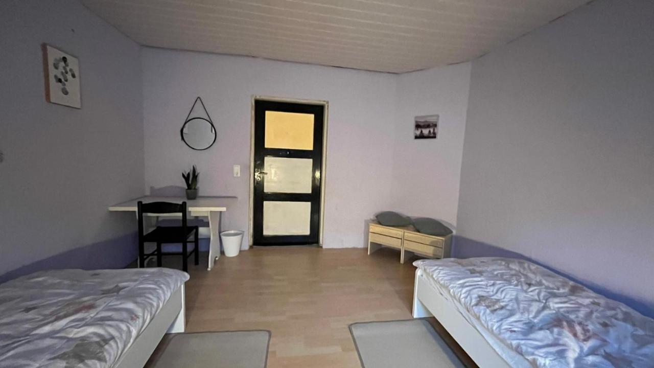 Monteure, Ganzes Haus, Schwarzheide, Haus 1 Appartement Buitenkant foto