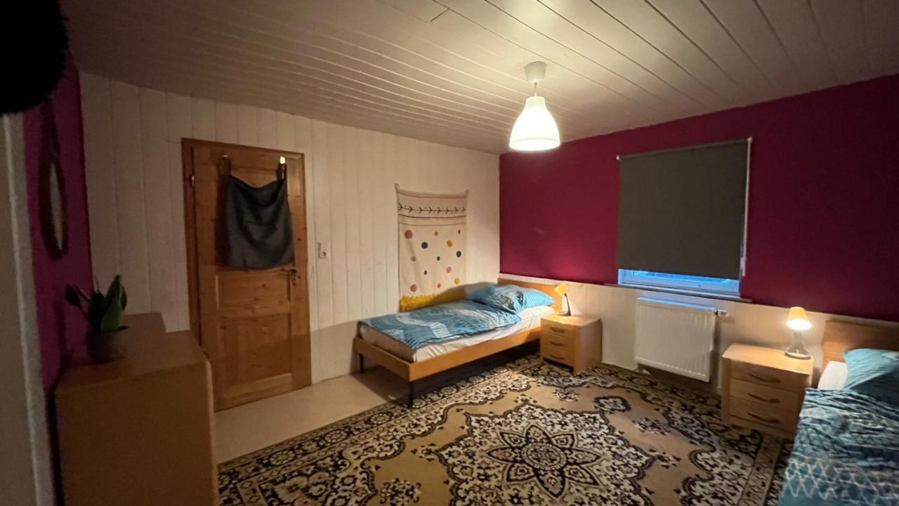 Monteure, Ganzes Haus, Schwarzheide, Haus 1 Appartement Buitenkant foto