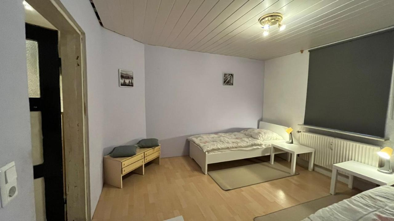 Monteure, Ganzes Haus, Schwarzheide, Haus 1 Appartement Buitenkant foto