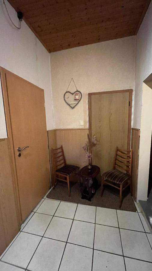 Monteure, Ganzes Haus, Schwarzheide, Haus 1 Appartement Buitenkant foto