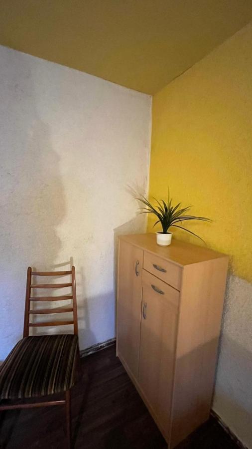 Monteure, Ganzes Haus, Schwarzheide, Haus 1 Appartement Buitenkant foto