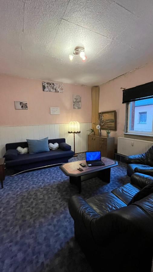 Monteure, Ganzes Haus, Schwarzheide, Haus 1 Appartement Buitenkant foto