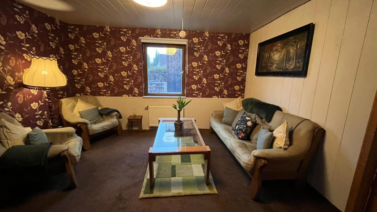 Monteure, Ganzes Haus, Schwarzheide, Haus 1 Appartement Buitenkant foto