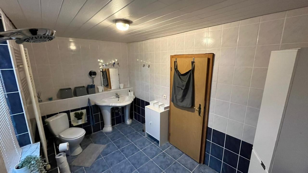 Monteure, Ganzes Haus, Schwarzheide, Haus 1 Appartement Buitenkant foto