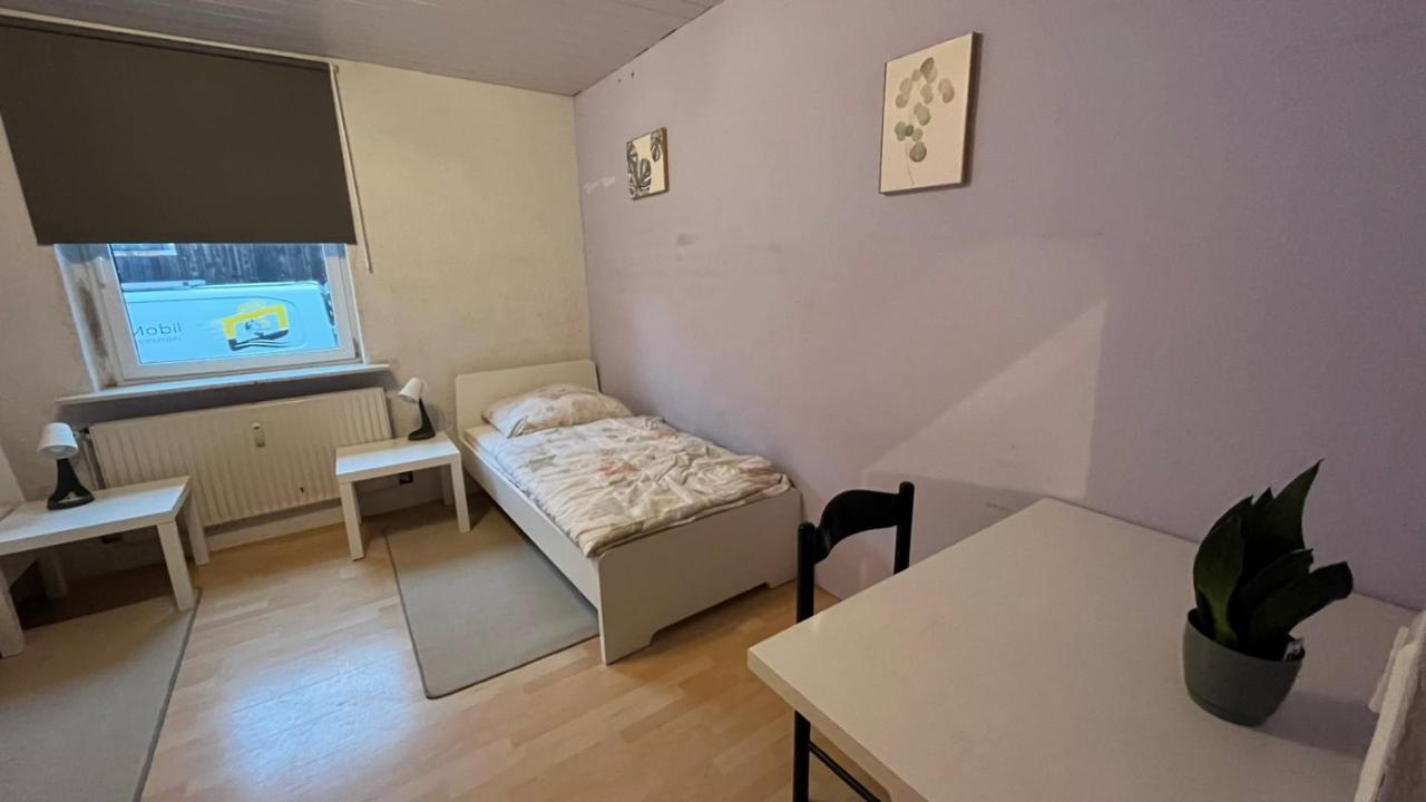Monteure, Ganzes Haus, Schwarzheide, Haus 1 Appartement Buitenkant foto