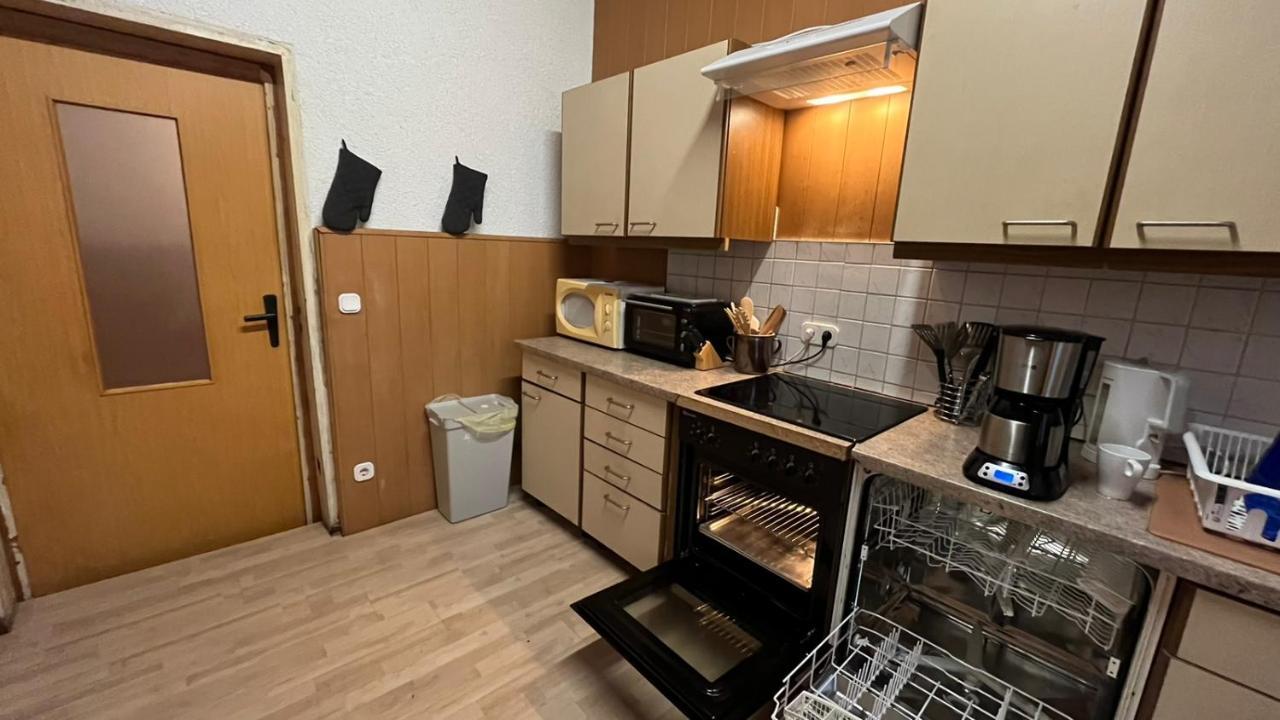 Monteure, Ganzes Haus, Schwarzheide, Haus 1 Appartement Buitenkant foto