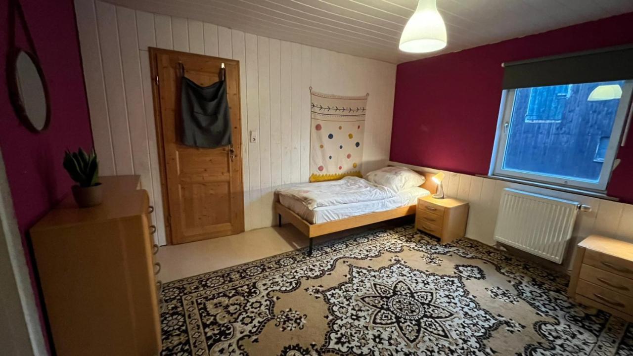Monteure, Ganzes Haus, Schwarzheide, Haus 1 Appartement Buitenkant foto