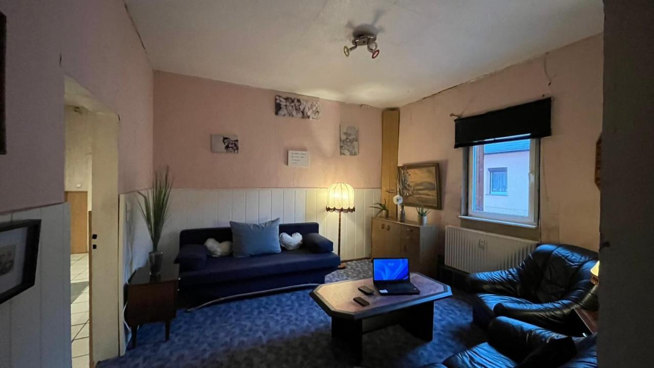 Monteure, Ganzes Haus, Schwarzheide, Haus 1 Appartement Buitenkant foto