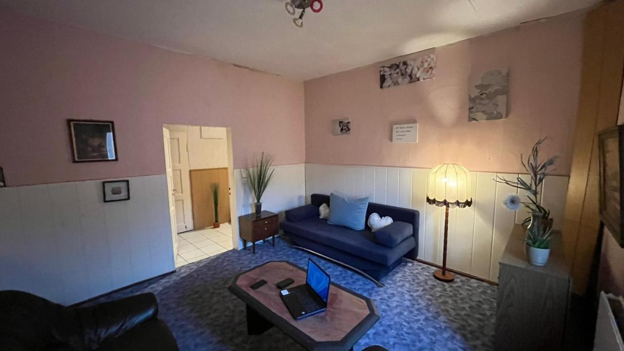 Monteure, Ganzes Haus, Schwarzheide, Haus 1 Appartement Buitenkant foto