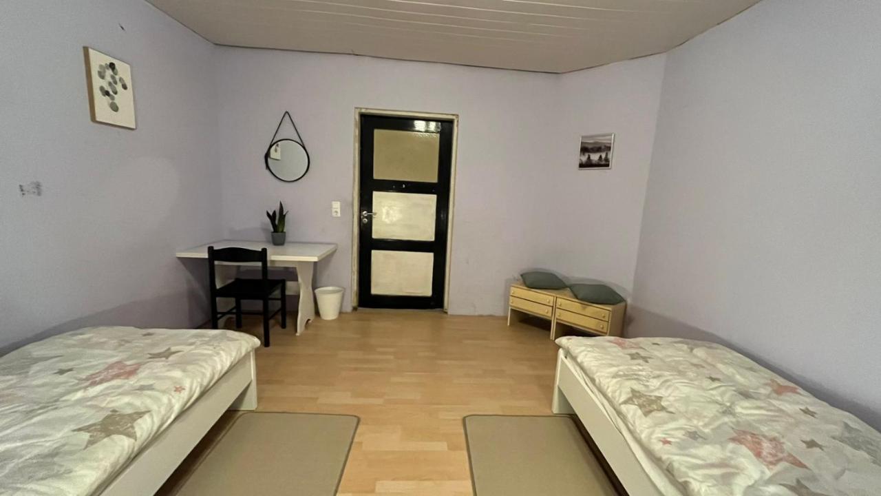 Monteure, Ganzes Haus, Schwarzheide, Haus 1 Appartement Buitenkant foto