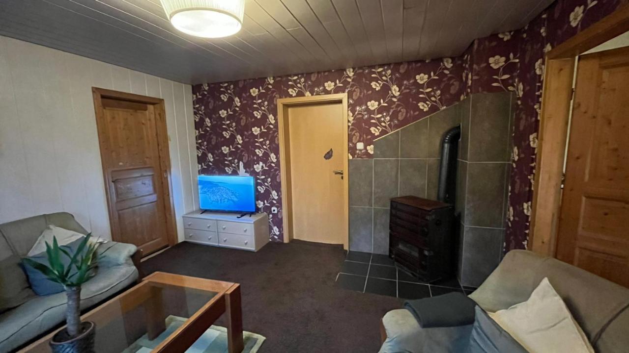 Monteure, Ganzes Haus, Schwarzheide, Haus 1 Appartement Buitenkant foto