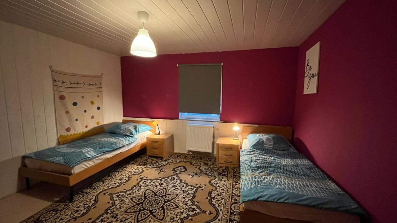 Monteure, Ganzes Haus, Schwarzheide, Haus 1 Appartement Buitenkant foto