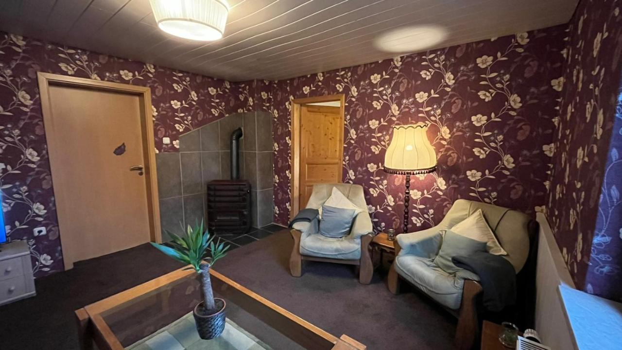 Monteure, Ganzes Haus, Schwarzheide, Haus 1 Appartement Buitenkant foto