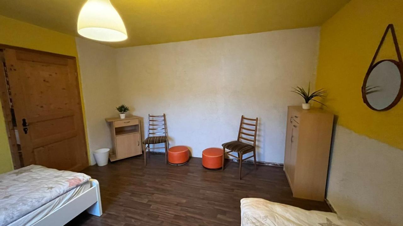 Monteure, Ganzes Haus, Schwarzheide, Haus 1 Appartement Buitenkant foto